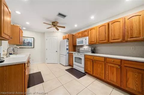Kitchen - 841 Racoon Ln, Lorida, FL 33857 photo 1 of 4
