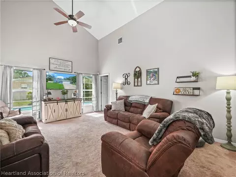 Living - 289 Georgetown Loop, Wauchula, FL 33873 photo 1 of 1