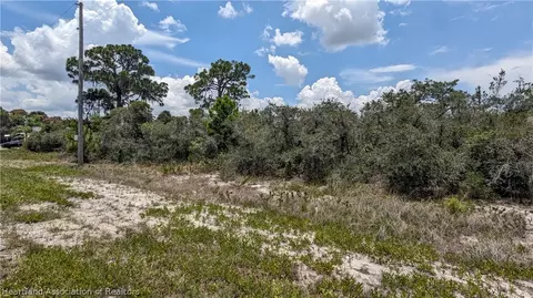 210 Buccaneer St NW, Lake Placid, FL 33852