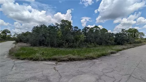 449 Clipper Ave NW, Lake Placid, FL 33852