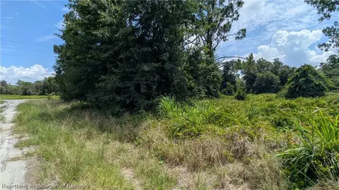 102 Wyckoff Ave NE, Lake Placid, FL 33852
