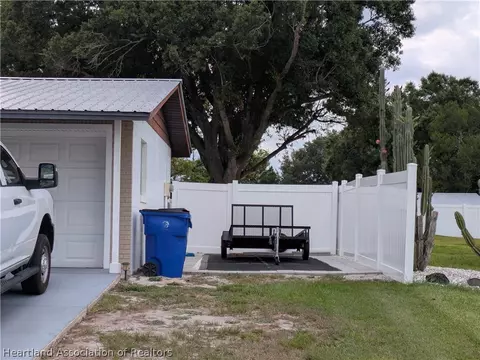 Exterior - 4138 Bianca St, Sebring, FL 33872 photo 6 of 6