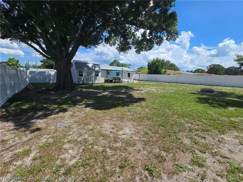 Exterior - 4138 Bianca St, Sebring, FL 33872 photo 5 of 6