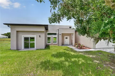 6805 Heavitree Dr, Sebring, FL 33876