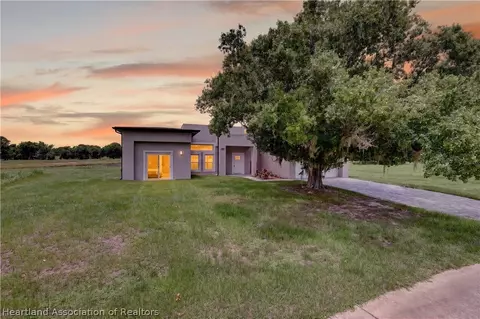 6805 Heavitree Dr, Sebring, FL 33876