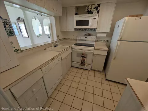 2131 Lakeview Drive 600, Sebring, FL 33870 photo 4