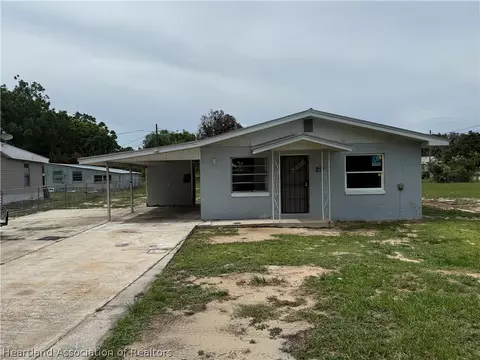 217 Palmetto St, Lake Placid, FL 33852