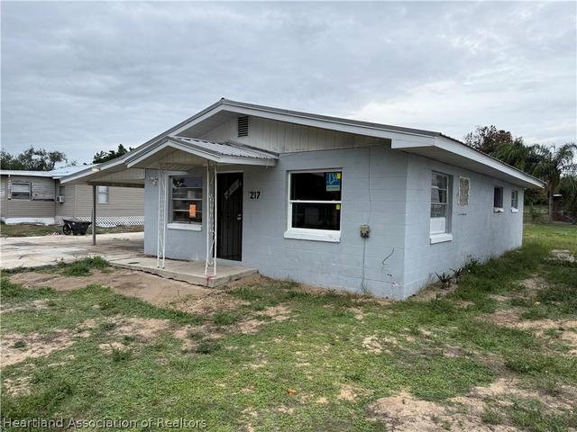 217 Palmetto St, Lake Placid, FL 33852