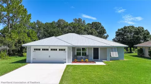 129 Autumn Ave, Lake Placid, FL 33852