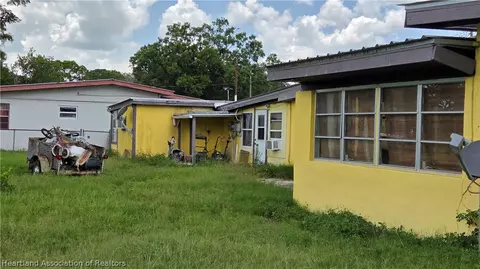 Exterior - 1911 E Recreation Dr, Sebring, FL 33875 photo 3 of 5