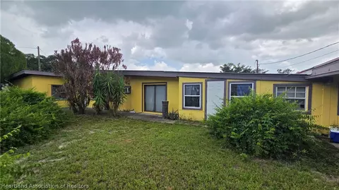 Exterior - 1911 E Recreation Dr, Sebring, FL 33875 photo 2 of 5