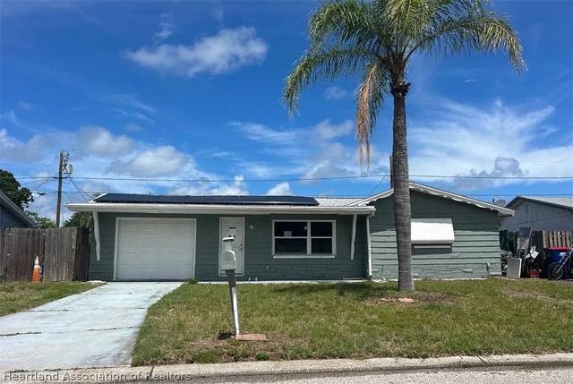 3521 Kimberly Oaks Dr, Holiday, FL 34691