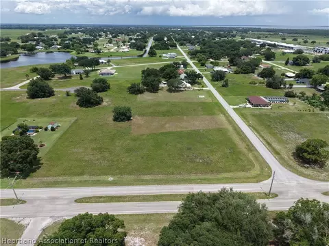 8509 Pine Glen Rd, Sebring, FL 33876 photo 2