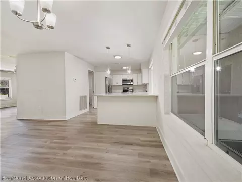 Living - 3501 Oakview Dr, Sebring, FL 33876 photo 4 of 7