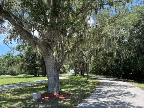 Exterior - 3501 Oakview Dr, Sebring, FL 33876 photo 1 of 10