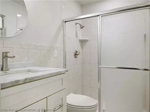 Bath - 3501 Oakview Dr, Sebring, FL 33876 photo 1 of 2