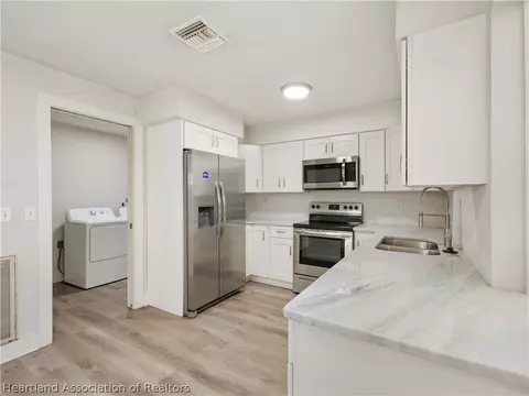 Kitchen - 3501 Oakview Dr, Sebring, FL 33876 photo 3 of 3