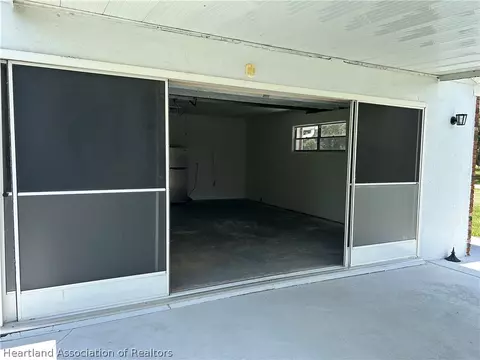Exterior - 3501 Oakview Dr, Sebring, FL 33876 photo 5 of 10
