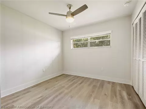 Bedroom - 3501 Oakview Dr, Sebring, FL 33876 photo 2 of 3