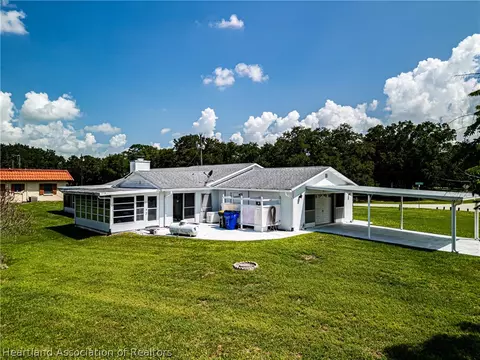 Exterior - 3501 Oakview Dr, Sebring, FL 33876 photo 7 of 10