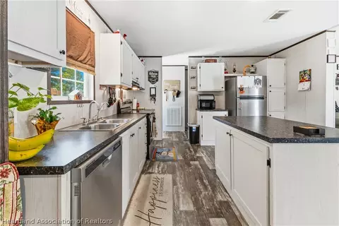 1833 E Sunnyside Dr, Lorida, FL 33857 photo 6