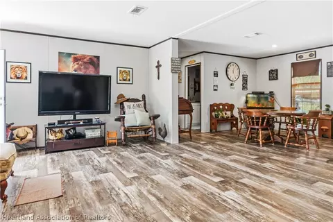 1833 E Sunnyside Dr, Lorida, FL 33857 photo 8