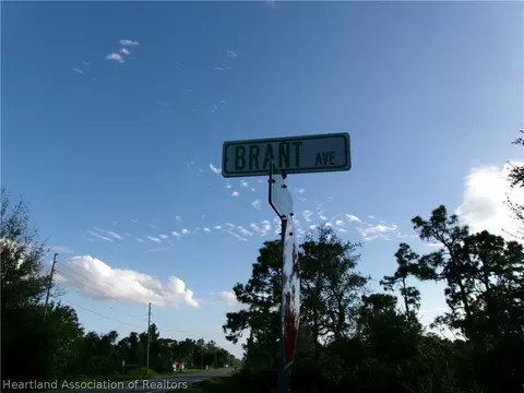 235 Brant Ave, Sebring, FL 33870 photo 5