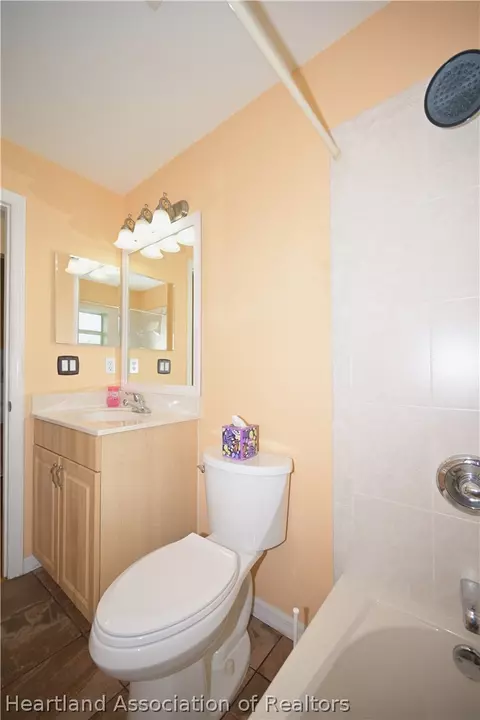 Bath - 5419 Ivory Dr, Sebring, FL 33875 photo 4 of 4