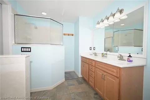 Bath - 5419 Ivory Dr, Sebring, FL 33875 photo 1 of 4