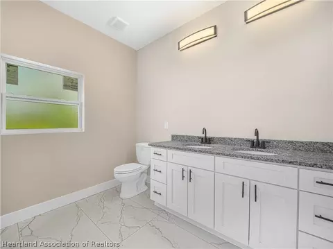 Bath - 321 Roadrunner Ave, Sebring, FL 33870 photo 1 of 2