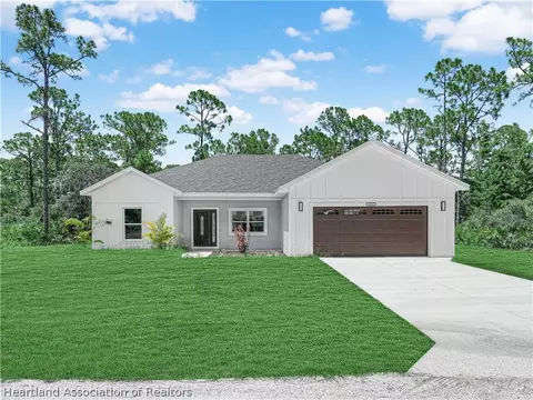 Exterior - 321 Roadrunner Ave, Sebring, FL 33870 photo 1 of 4