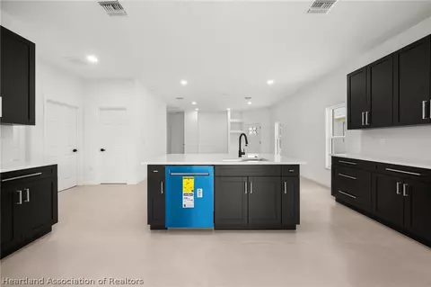 Kitchen - 4225 Elson Ave, Sebring, FL 33875 photo 5 of 5