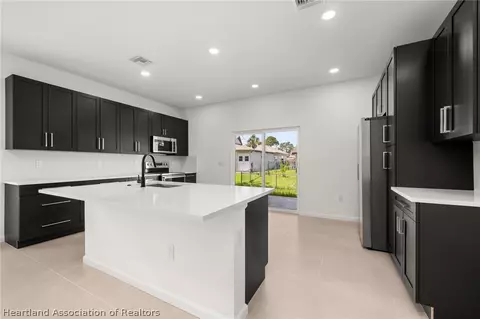 Kitchen - 4225 Elson Ave, Sebring, FL 33875 photo 2 of 5