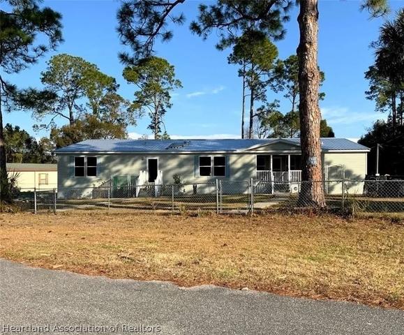 102 Marsh Pl, Crescent City, FL 32112