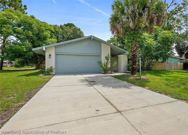 1 Clark Ln, Palm Coast, FL 32137
