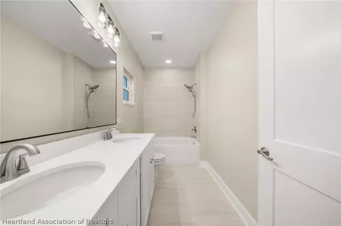 Bath - 329 Hemlock Ave, Sebring, FL 33870 photo 2 of 5
