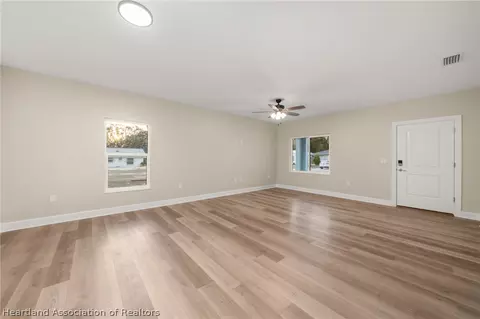 Living - 329 Hemlock Ave, Sebring, FL 33870 photo 5 of 9
