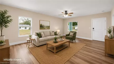 Living - 329 Hemlock Ave, Sebring, FL 33870 photo 3 of 9