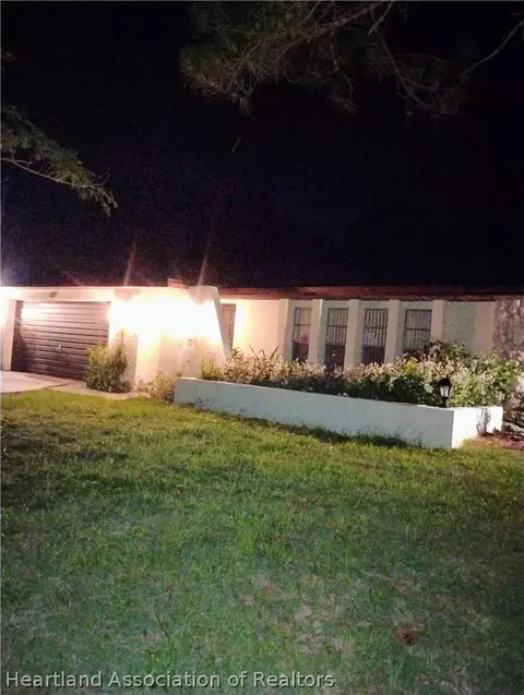 Exterior - 7317 Lime Tree Ct, Sebring, FL 33876 photo 3 of 9