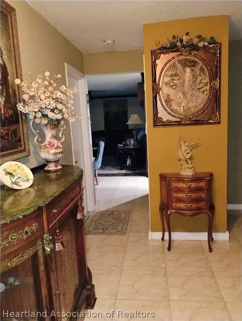 Entry Way - 7317 Lime Tree Ct, Sebring, FL 33876 photo 2 of 3
