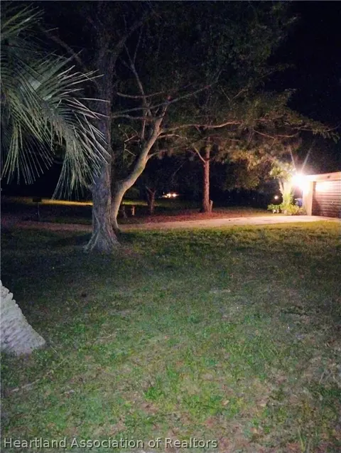 Exterior - 7317 Lime Tree Ct, Sebring, FL 33876 photo 4 of 9