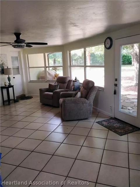 Exterior - 7317 Lime Tree Ct, Sebring, FL 33876 photo 7 of 9