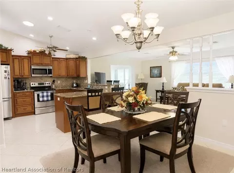 701 Barcelona Dr, Sebring, FL 33875 photo 2