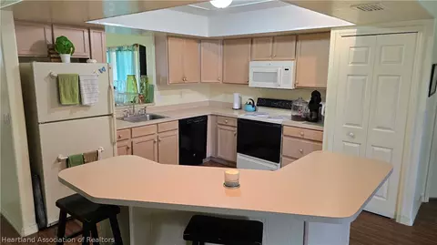 Kitchen - 4317 Leaf Rd, Sebring, FL 33875 photo 3 of 6