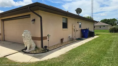 Exterior - 4317 Leaf Rd, Sebring, FL 33875 photo 4 of 8