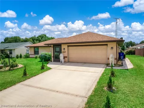 Exterior - 4317 Leaf Rd, Sebring, FL 33875 photo 7 of 8