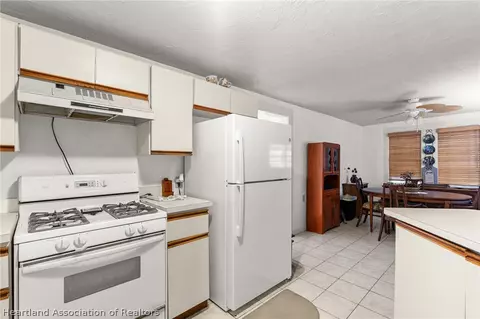 Kitchen - 15015 E State Road 78, Okeechobee, FL 34974 photo 4 of 4