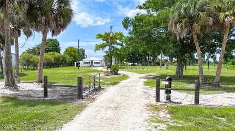 Exterior - 15015 E State Road 78, Okeechobee, FL 34974 photo 4 of 5