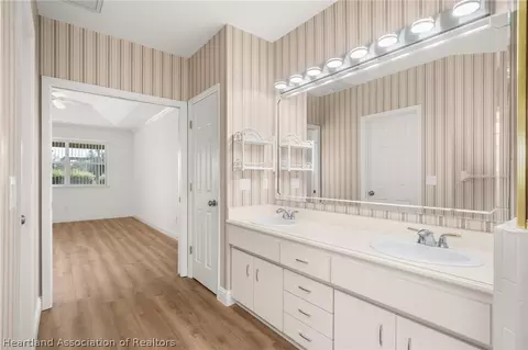 Bath - 3000 Manor Dr, Sebring, FL 33872 photo 4 of 7
