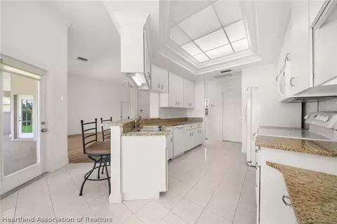 Kitchen - 3000 Manor Dr, Sebring, FL 33872 photo 1 of 2
